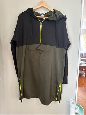 Athleta Black and Olive Jacket with Yellow Zipper